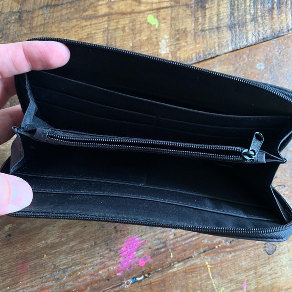 Vintage Mickey Mouse Wallet - Picture 2 of 4